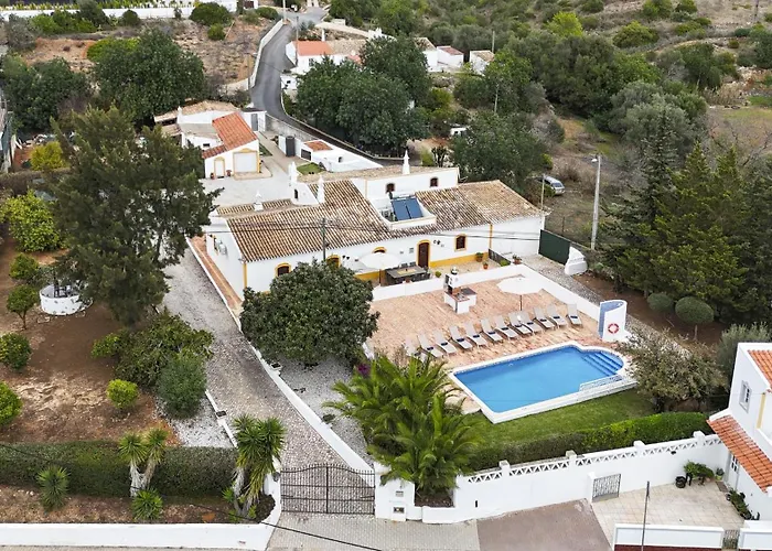 Monte Domingos Simoes *