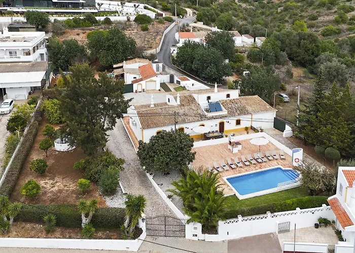 Monte Domingos Simoes Villa